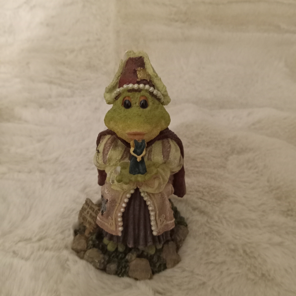 Vintage 1999 Boyd's figurine